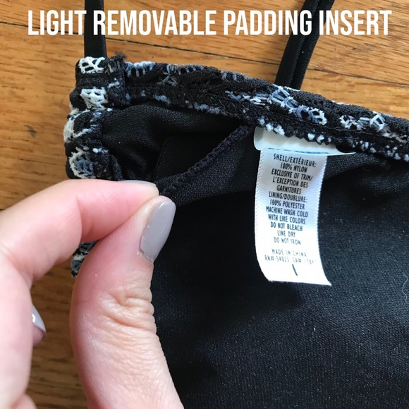 NWOT Old Navy crochet bikini top - Picture 9 of 9